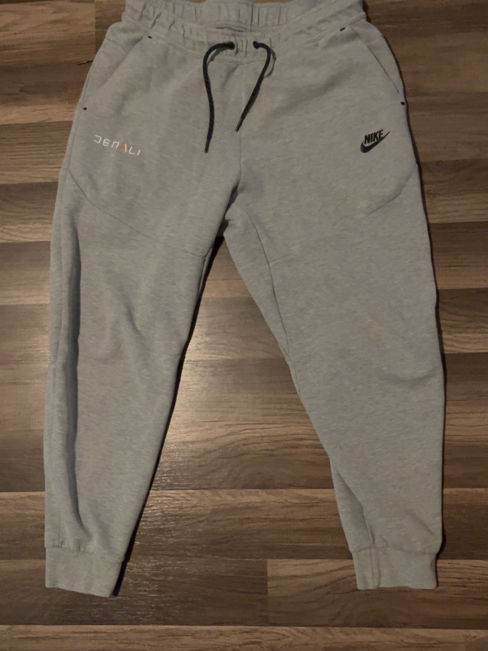 Nike Men’s Medium Grey Denali Joggers Sweatpants Cuffed